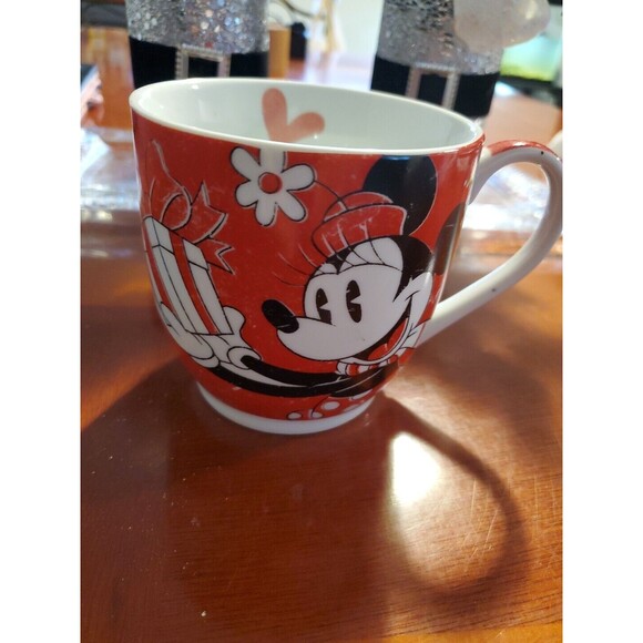 Disney Minnie Mouse Winter Magic Seasonal Christmas Holiday Coffee Cocoa Mug - Picture 1 of 6